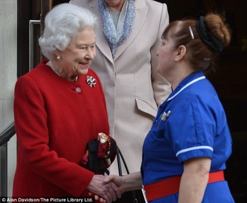 Why is Queen Elizabeth�s Nurse Wearing a Masonic Belt?